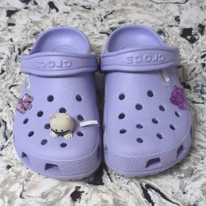 NEW - CROCS, Lavender Clogs with 3 Jibbitz, Womens Size 6, Men's Size 4